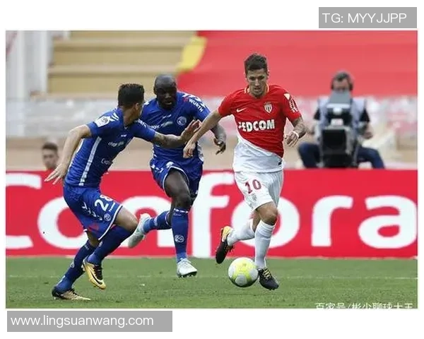 阿尔青年与海尔蒙特的激烈对决揭示了足球战术与团队合作的重要性