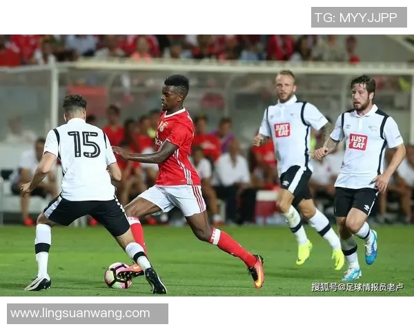 克卢日与萨迪纳摩的激烈对决揭示了足球战术的精彩与魅力