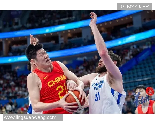 中国男篮迎战阿联酋队全力争胜展现实力与团队精神