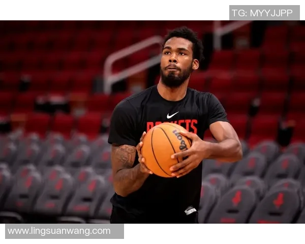 塔里伊森如何在NBA赛场上展现出色的个人能力与团队合作精神