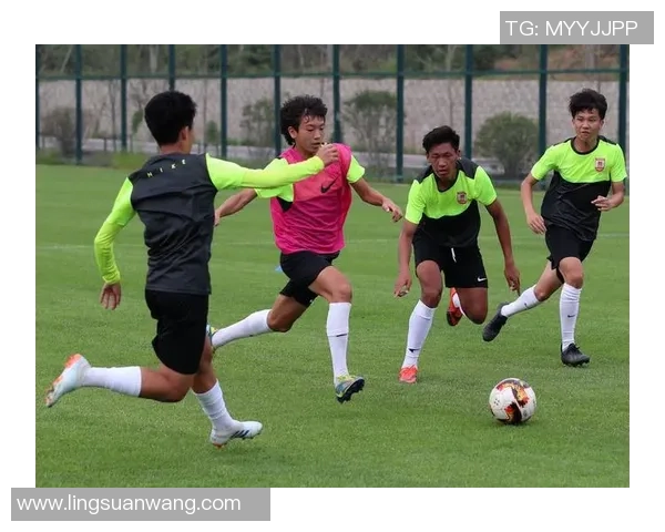 新疆U18青年队迎战山东队全力争胜展现青春风采